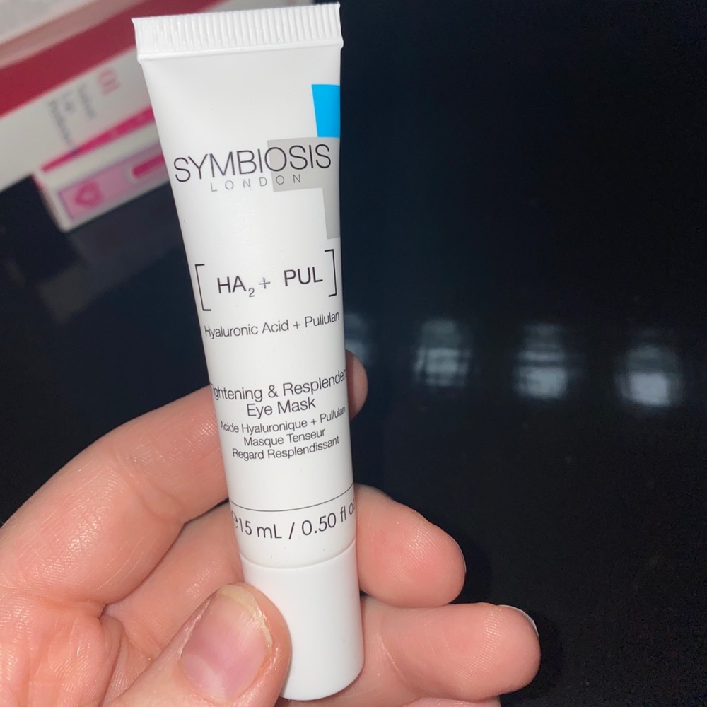 Symbiosis eye treatment